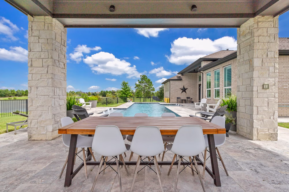 Houston-modern-pool-1-Real-Estate-Photo-by-PRO360